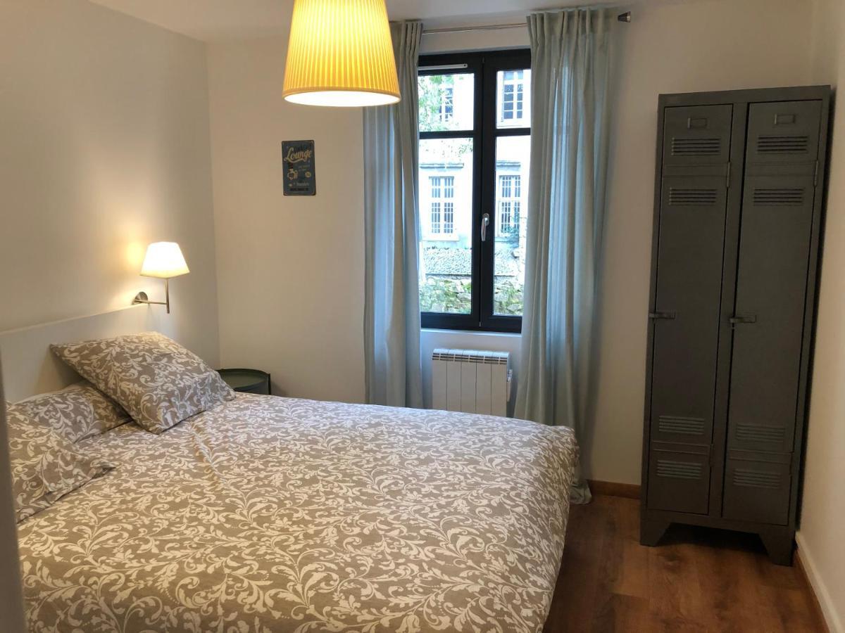 Au Vieux Lavoir Avec Parking Prive, Jardin , Climatisation, A 500 M De La Cite * Carcassonne